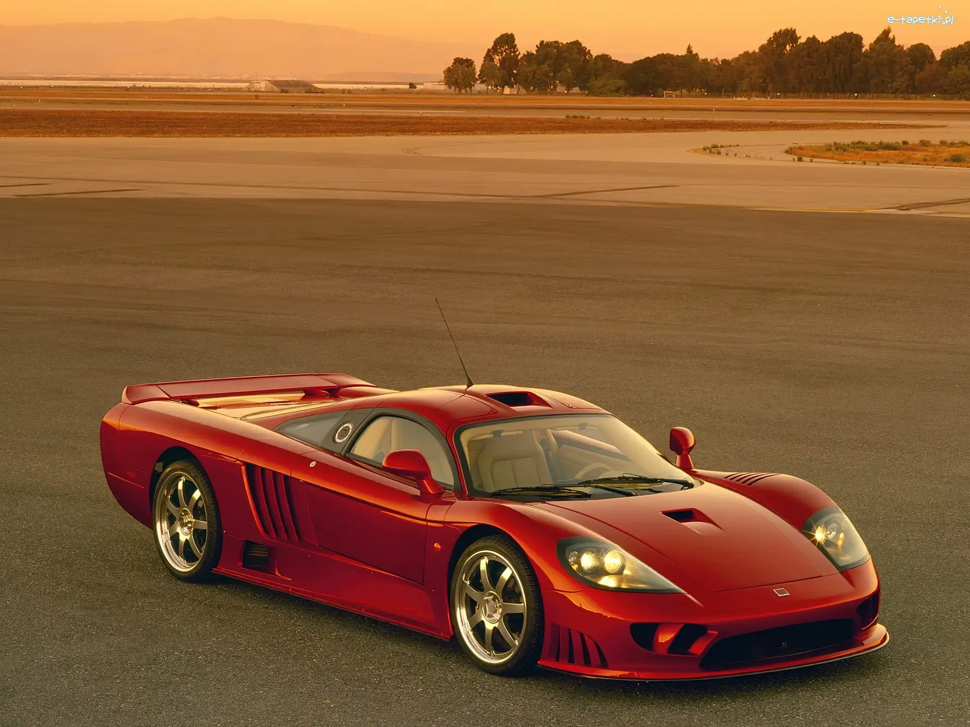 Lotniska, Płyta, Saleen S7