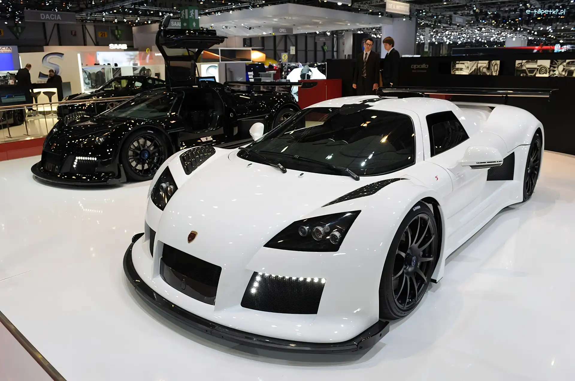 Gumpert Apollo, Czarny, Biały