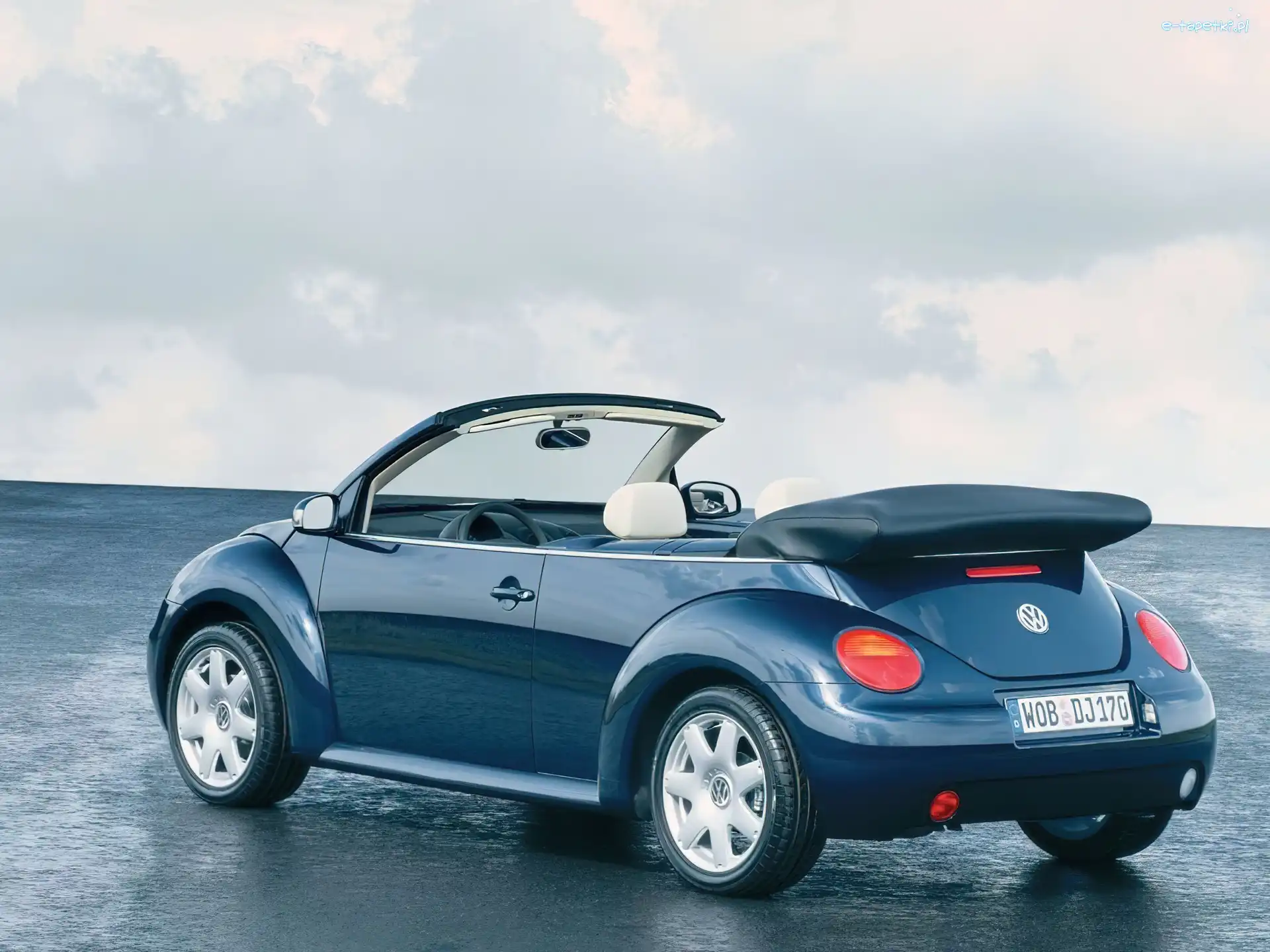 Niebieskie Cabrio, New Beetle
