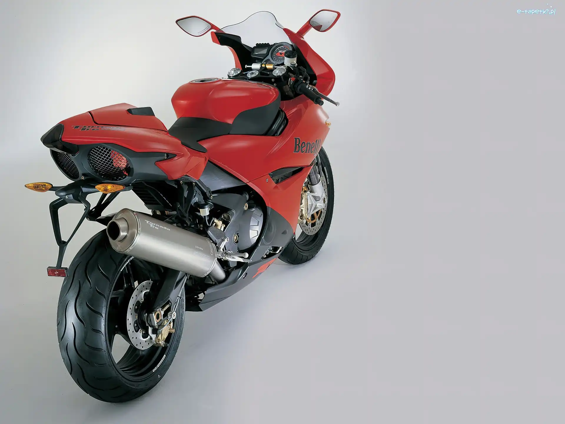 Wydech, Benelli Tornado 900 TRE