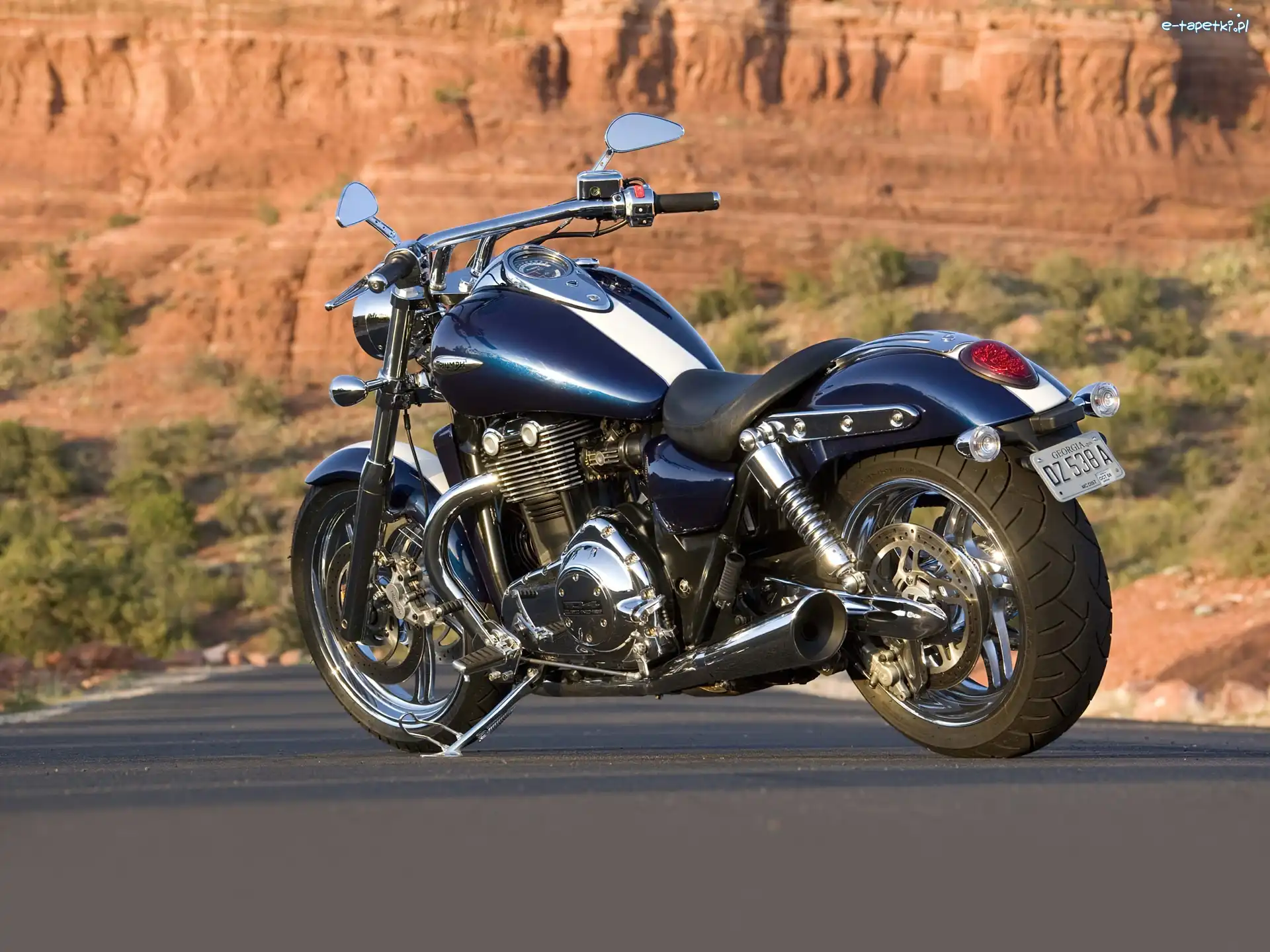 Wydechowy, Układ, Triumph Thunderbird