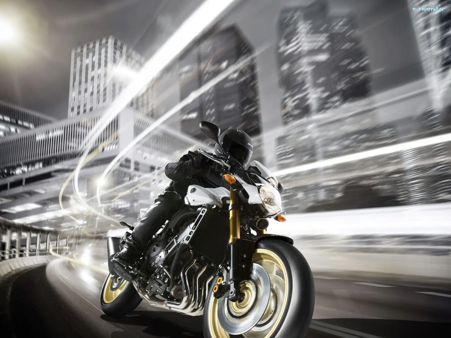 Naked, Miasto, Yamaha FZ8