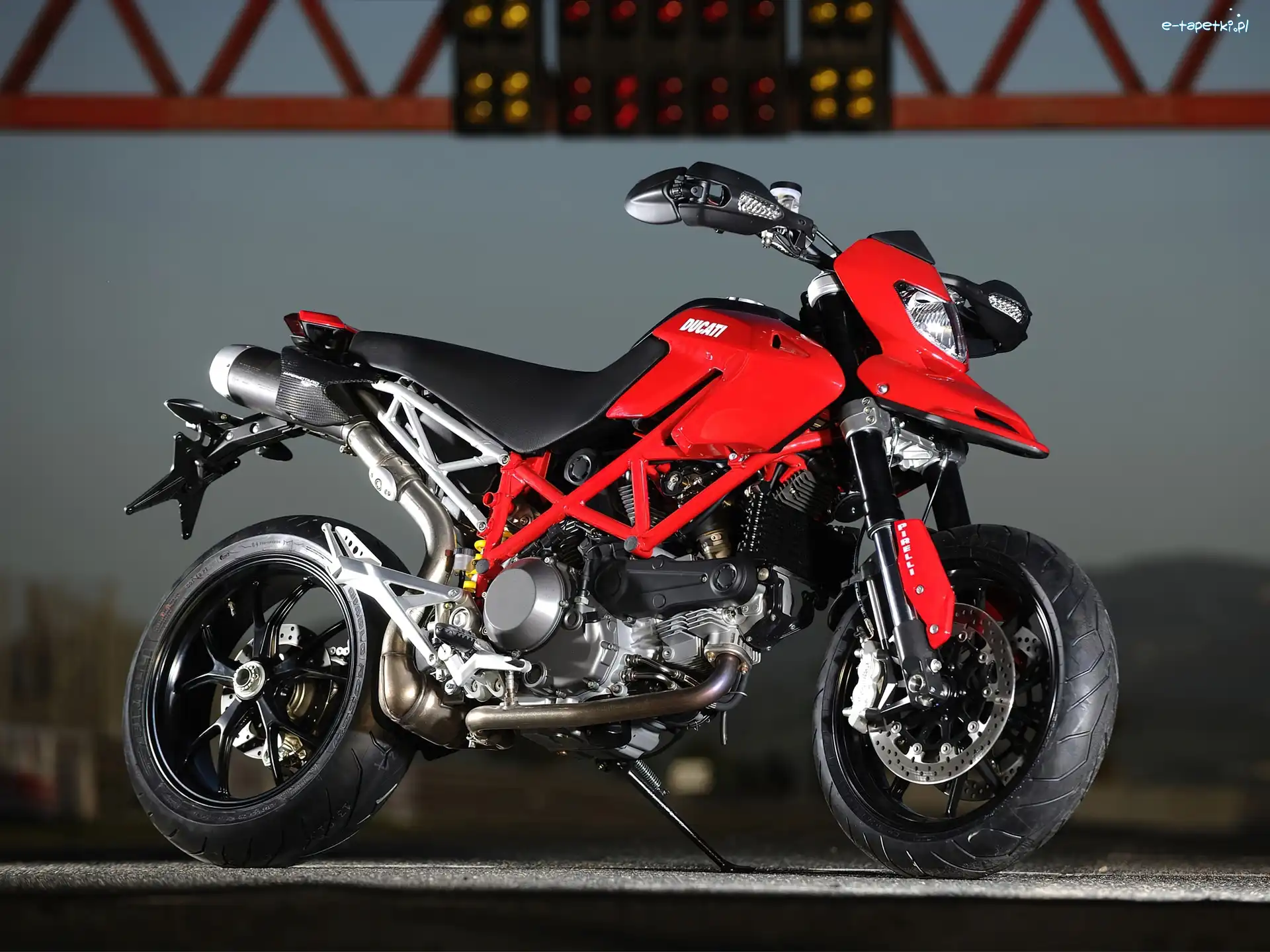 Alufelgi, Ducati Hypermotard 1100, Czerwone