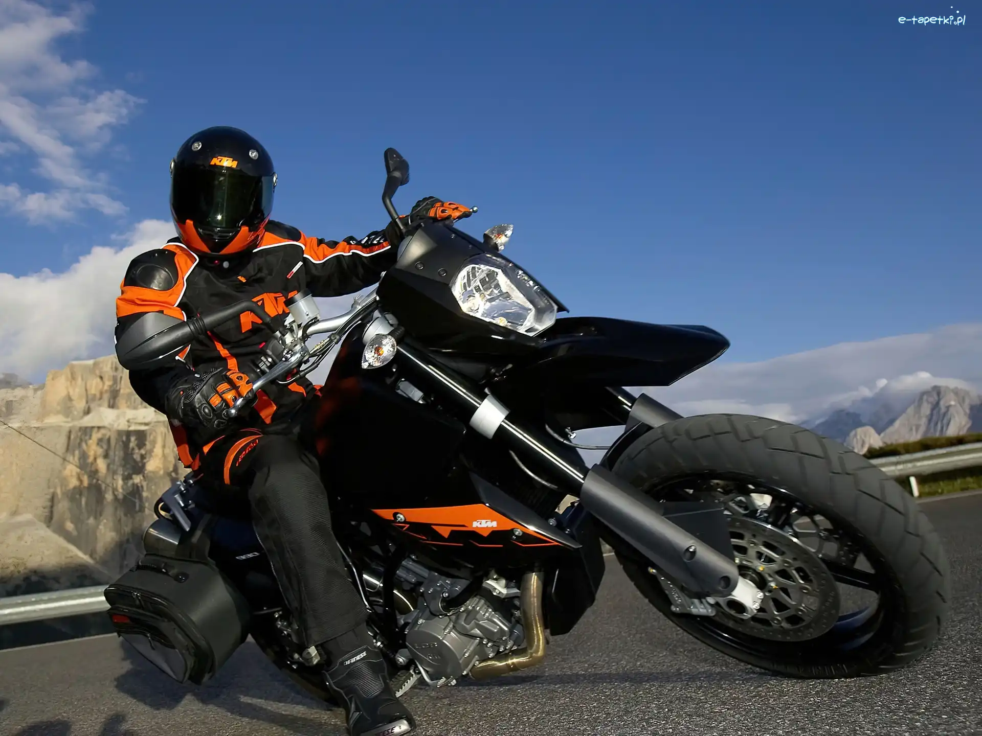 Zakręt, Ostry, KTM 990 Supermoto