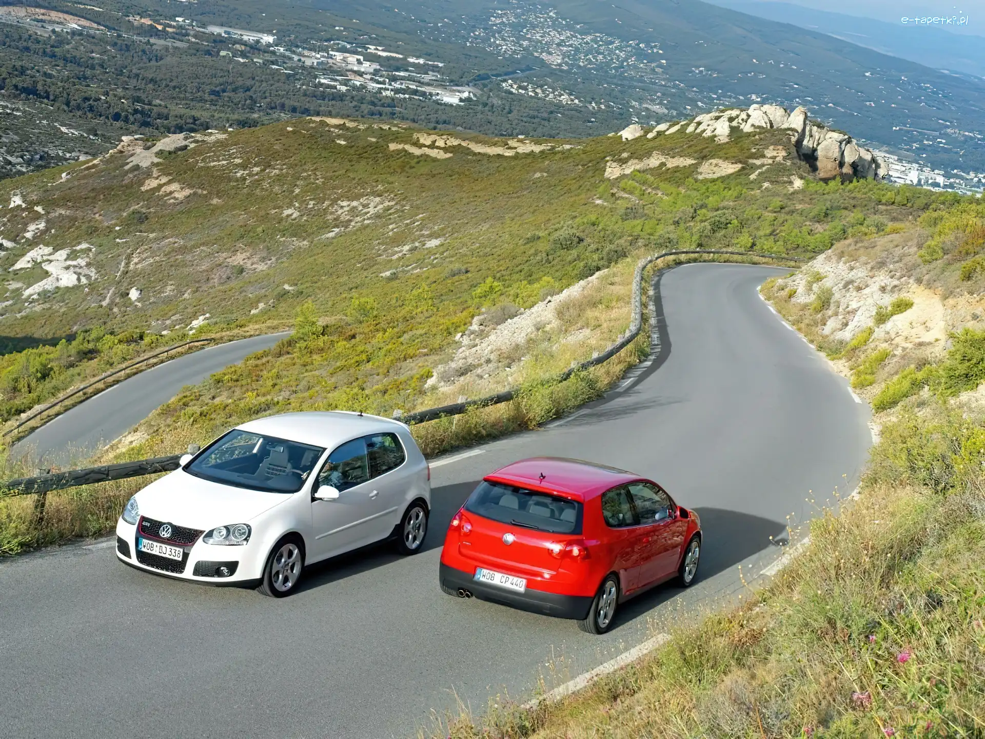 Biały i Czerwony, Volkswagen Golf 5