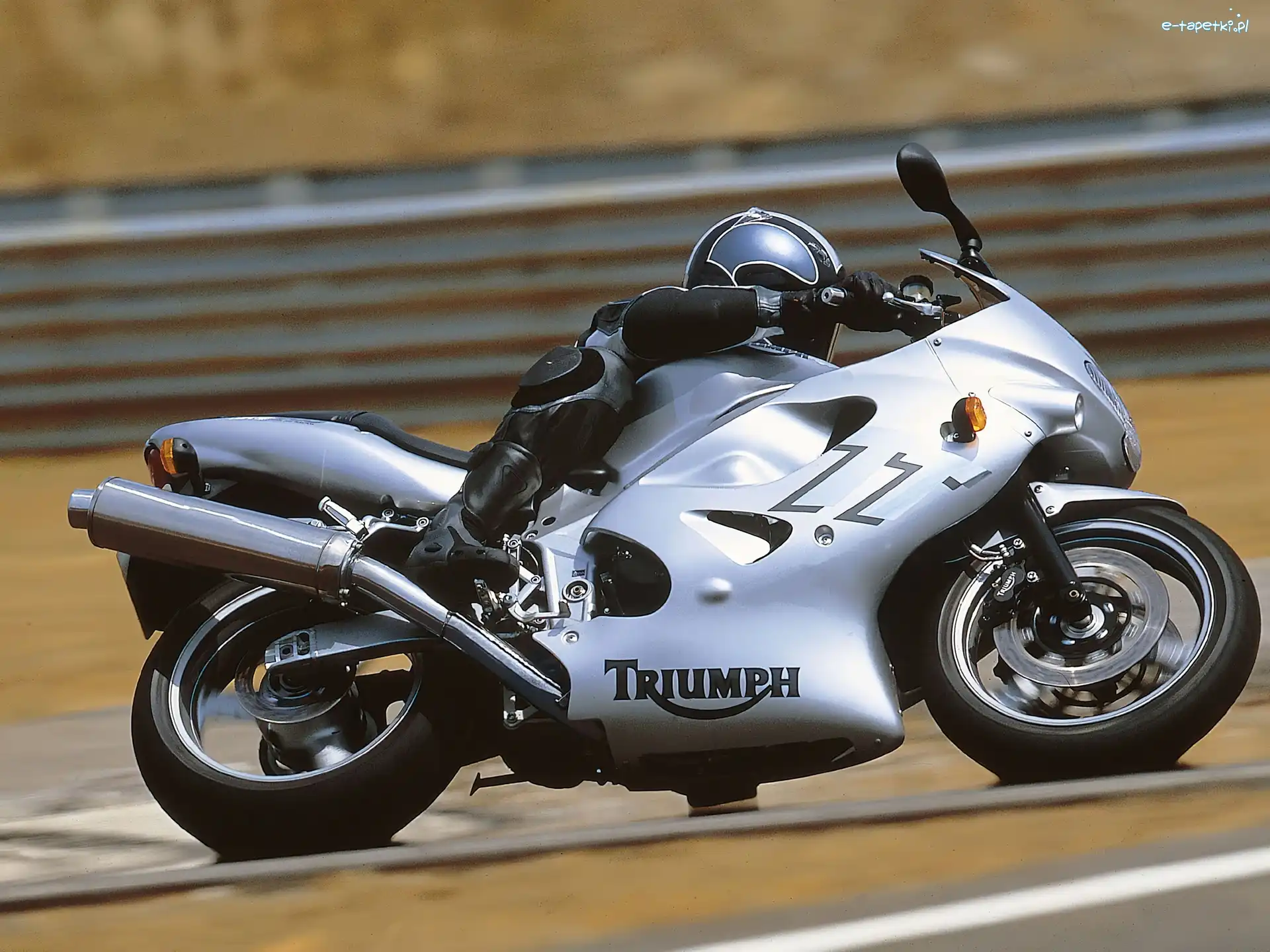 Triumph TT 600, Tor