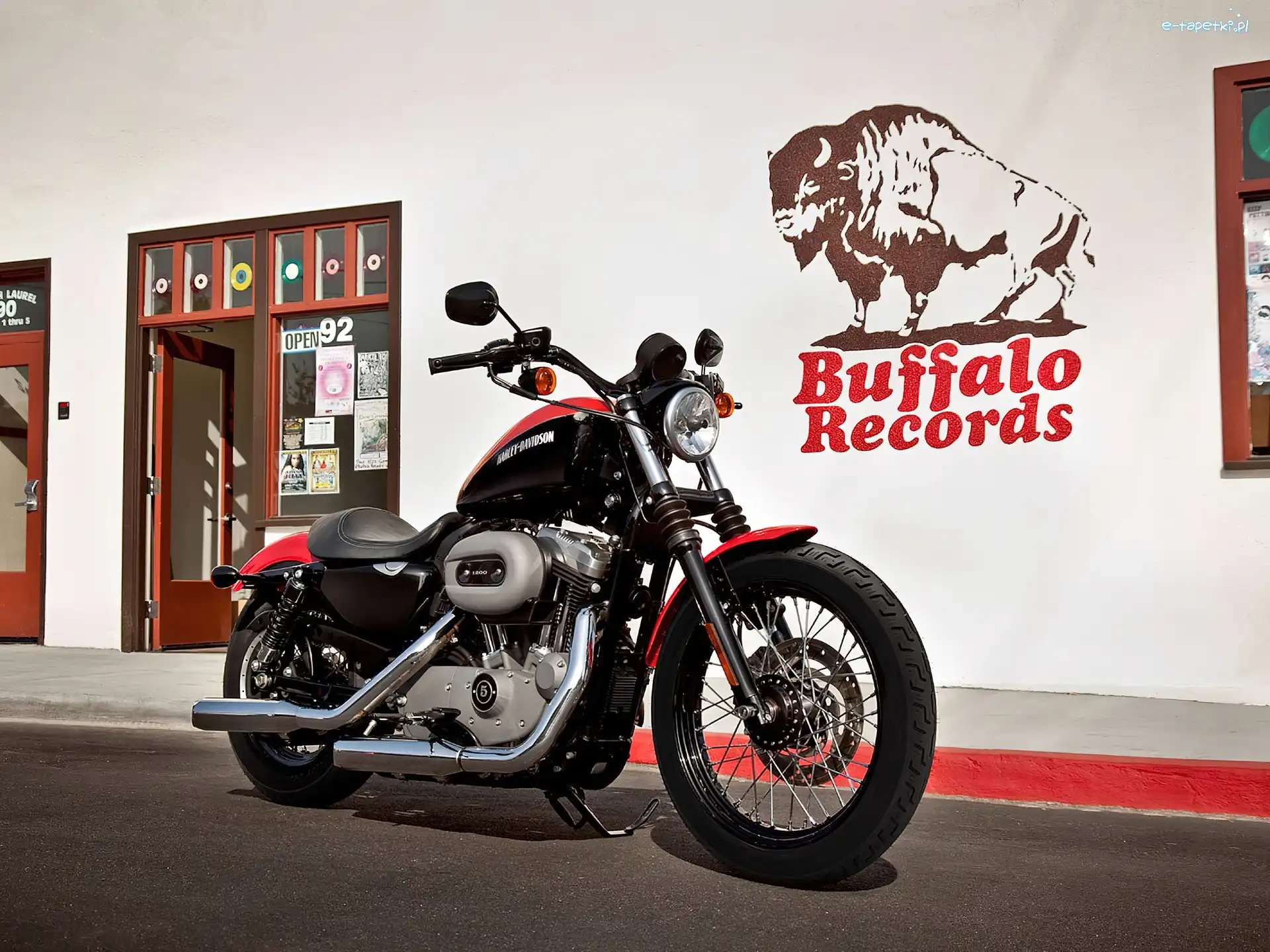 Harley Davidson XL1200N Nightster, Czarny, Czerwono