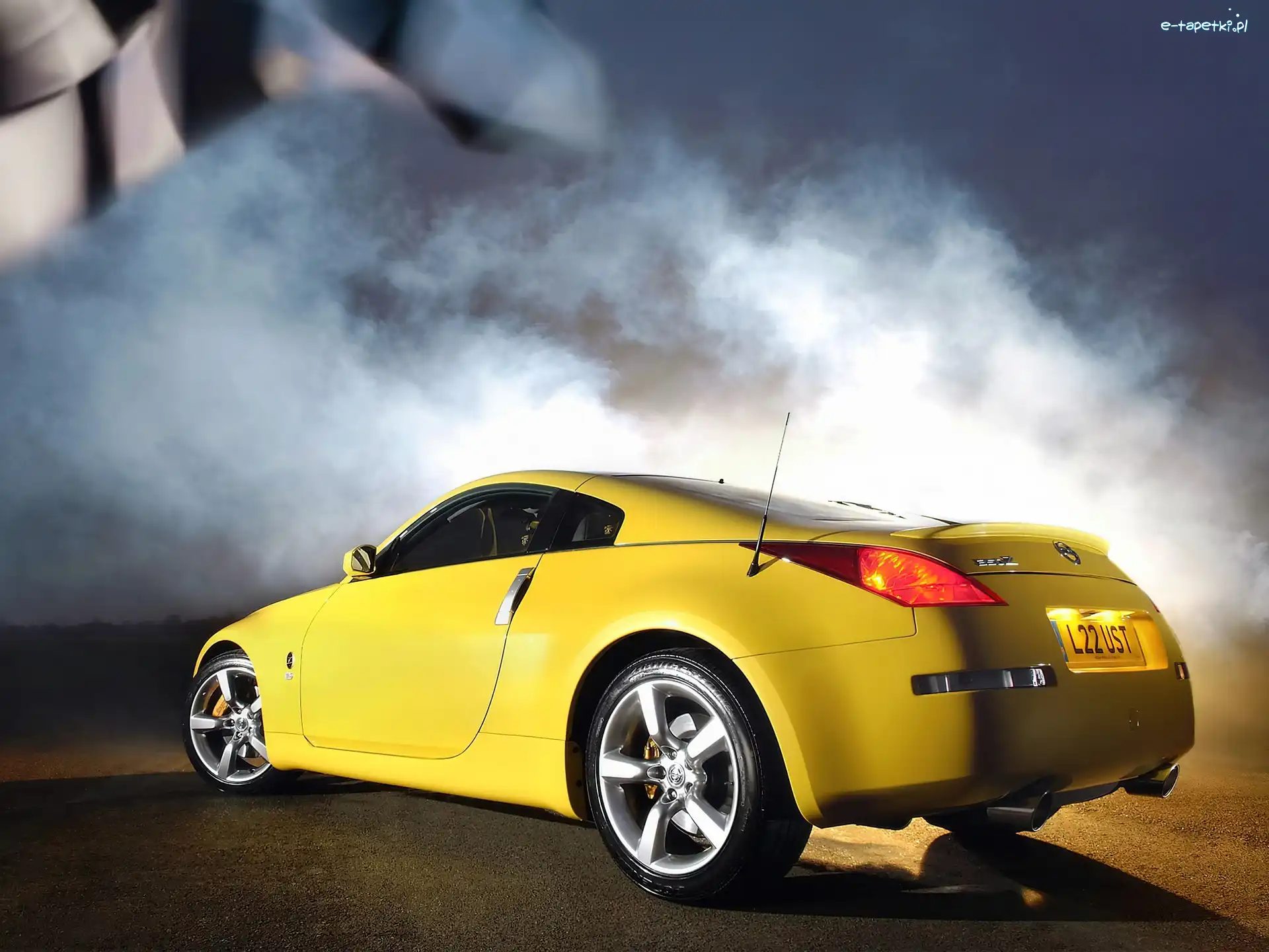 Dym, Nissan 350Z, Żółty