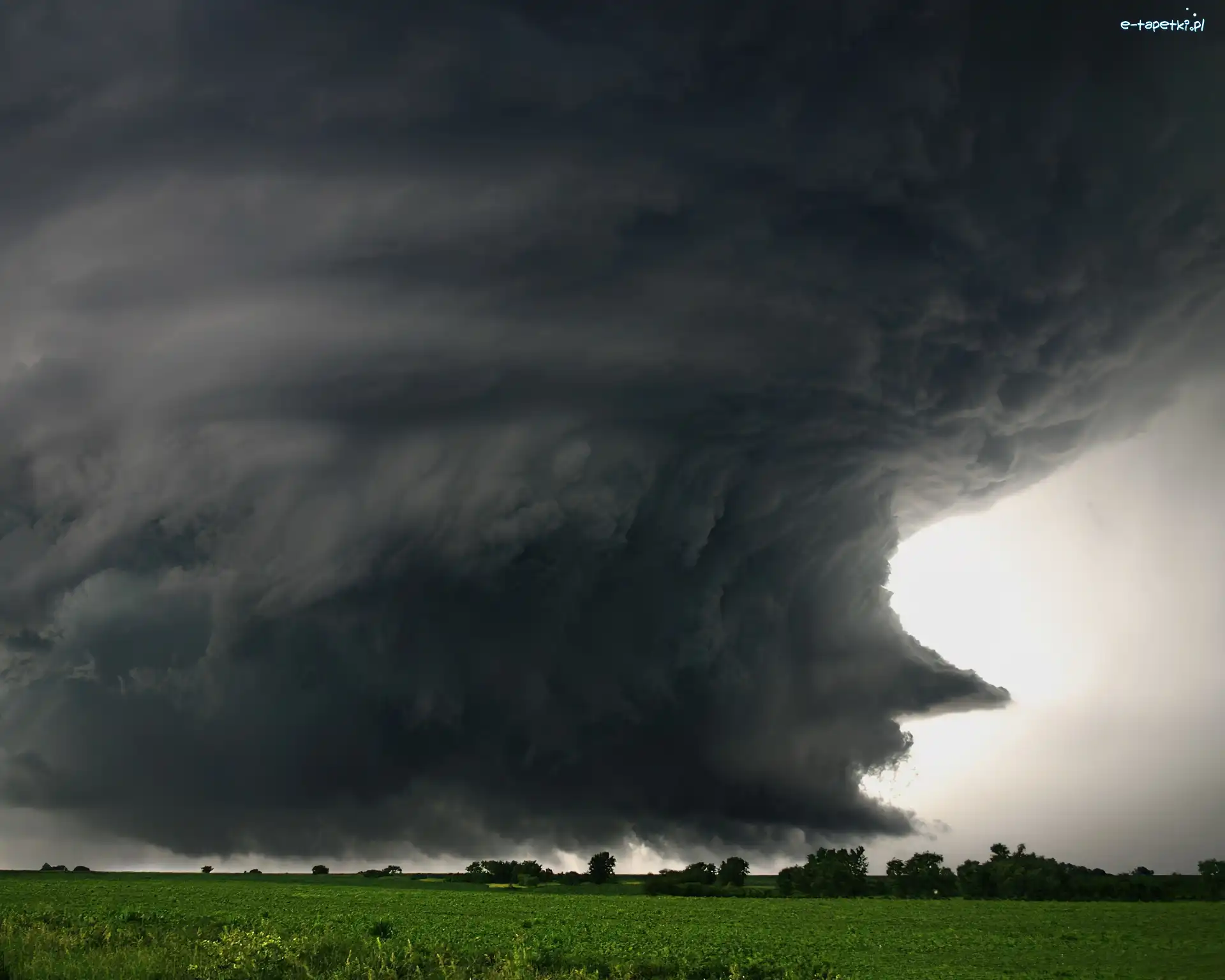 Chmury, Czarne, Tornado