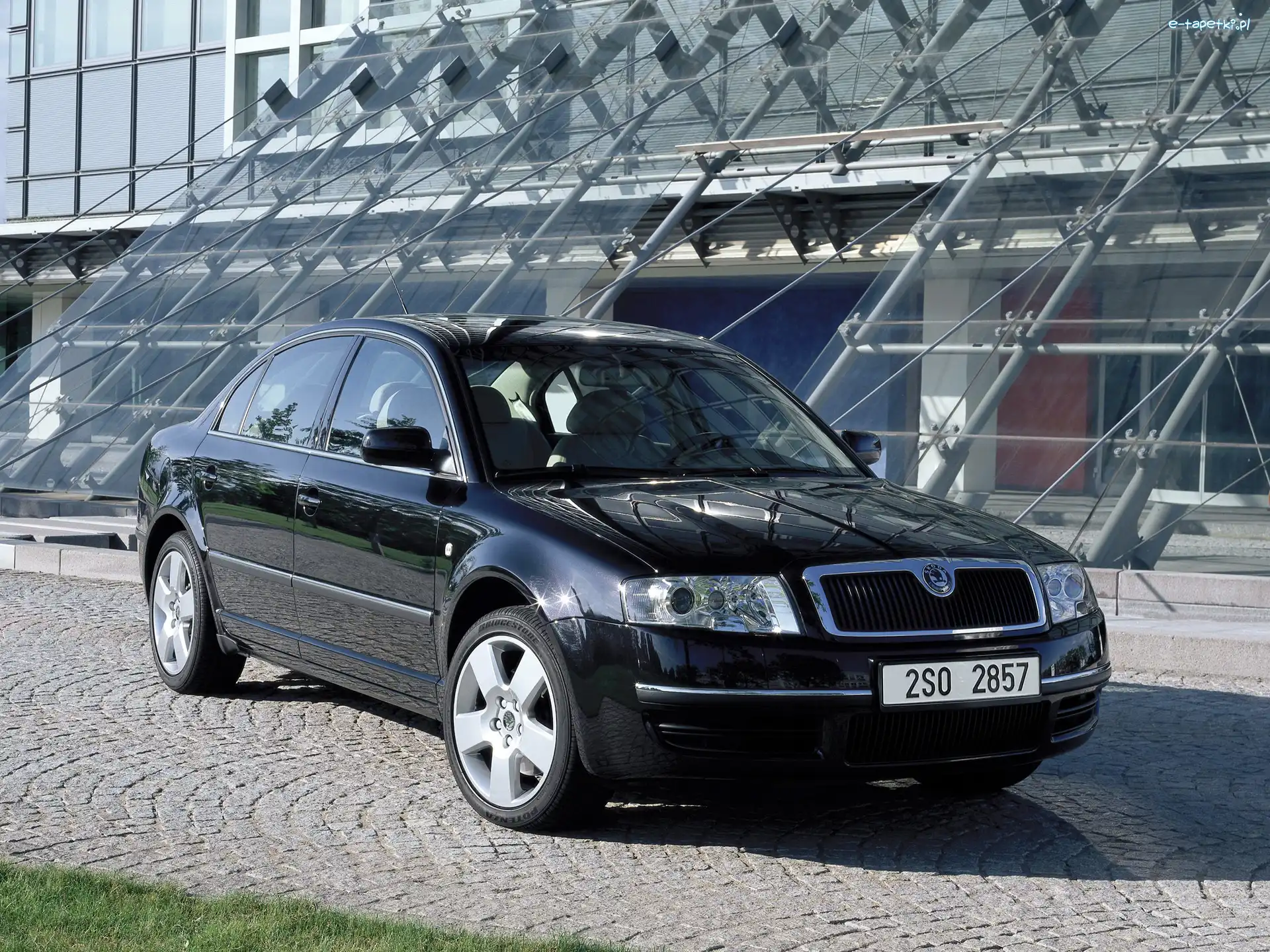 Skoda Superb, Czarna