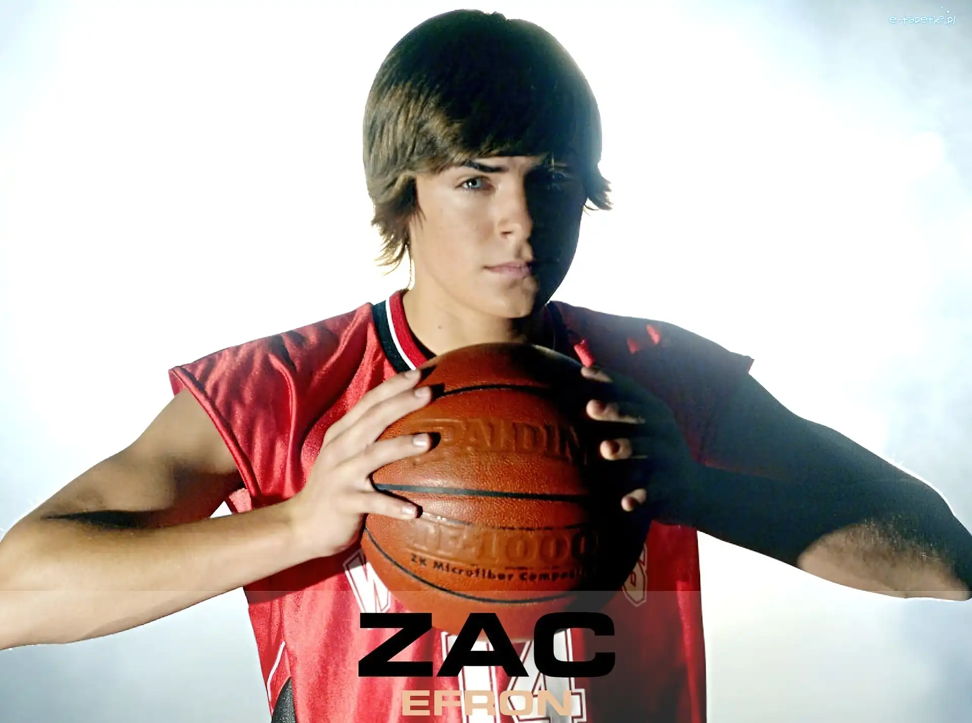 Piłka, Zac Efron
