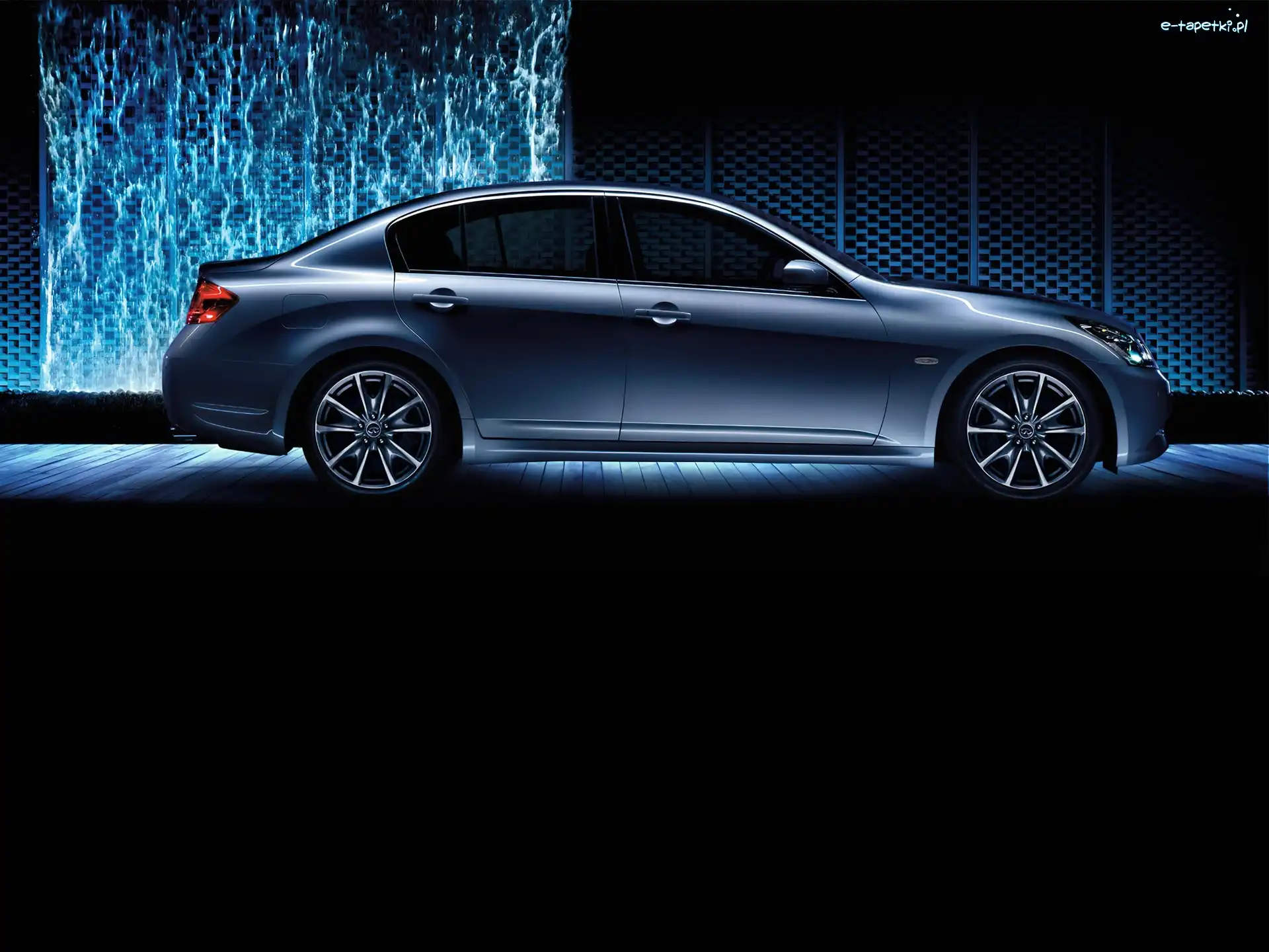 Infiniti G37, Reklama