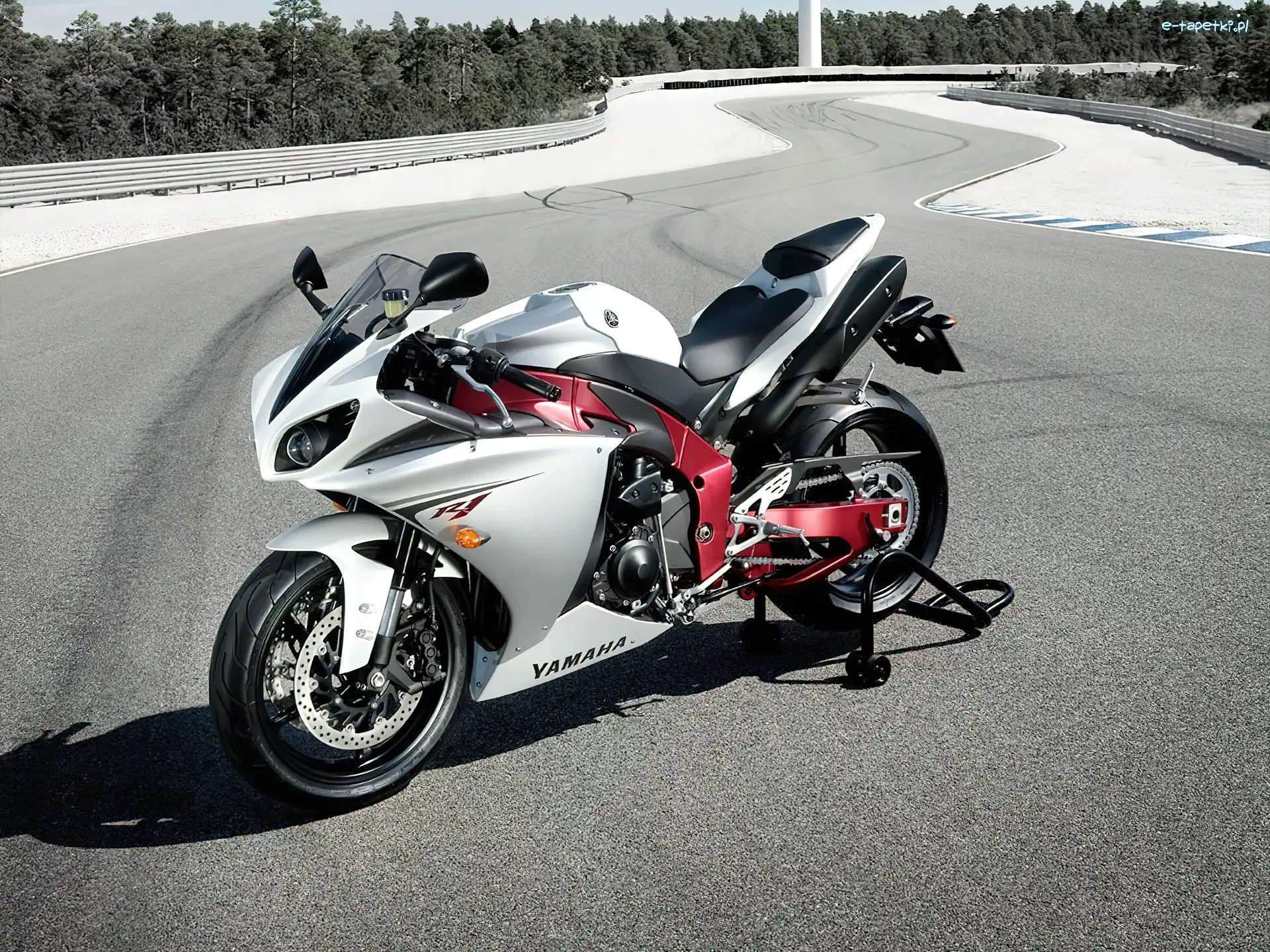 Yamaha YZF R1, Nowa