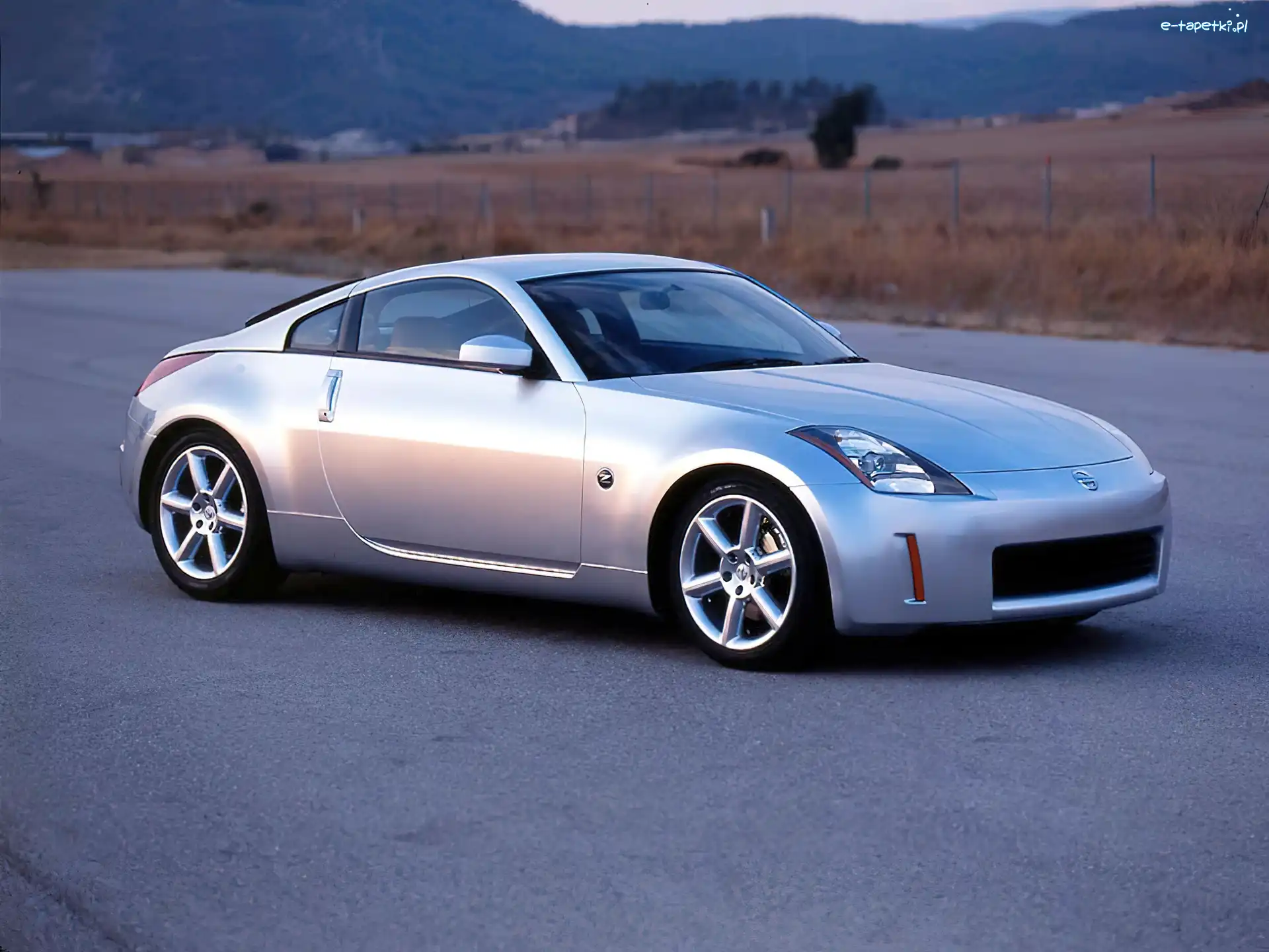 Nissan 350Z, Srebrny