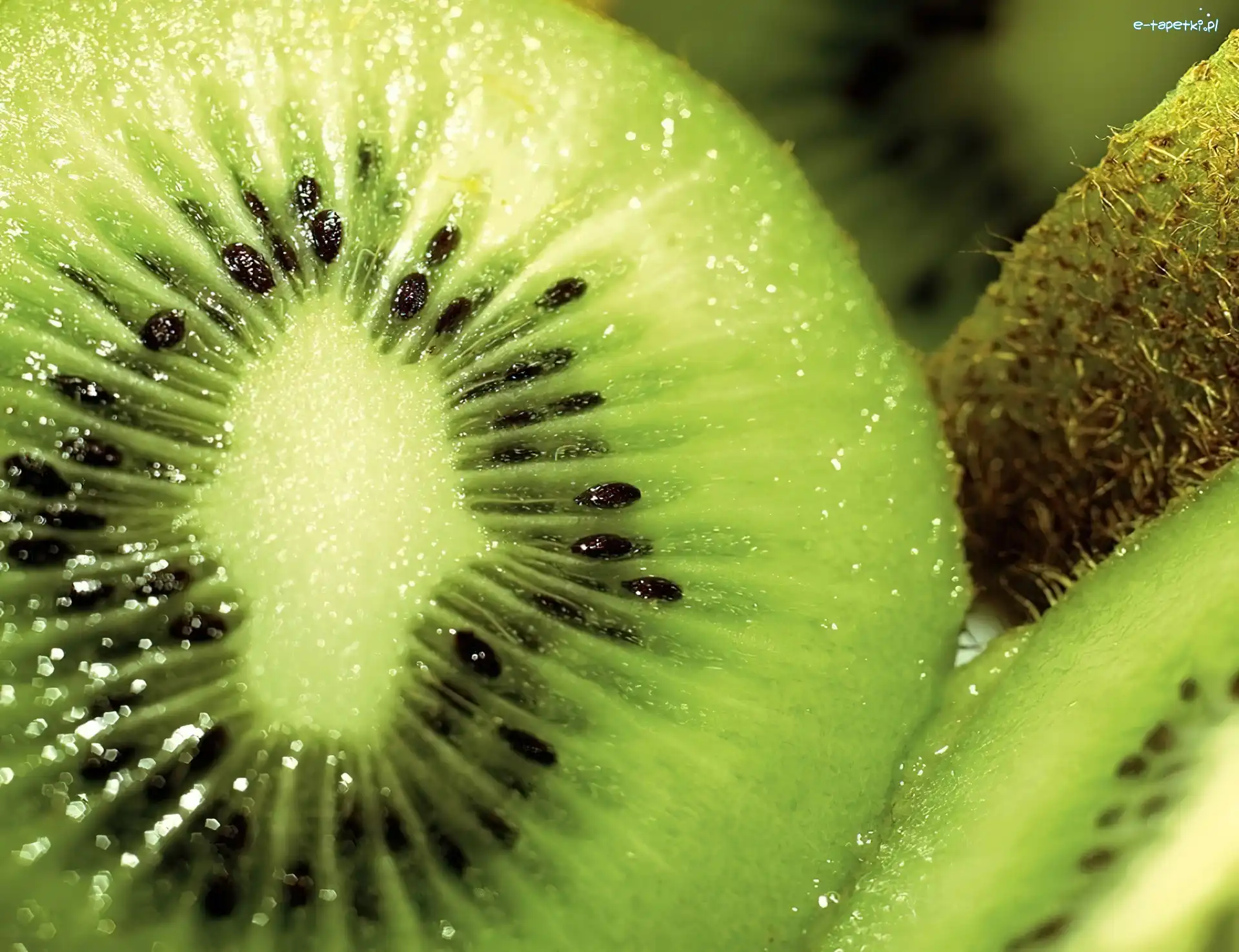 Pestki, Ciemne, Kiwi