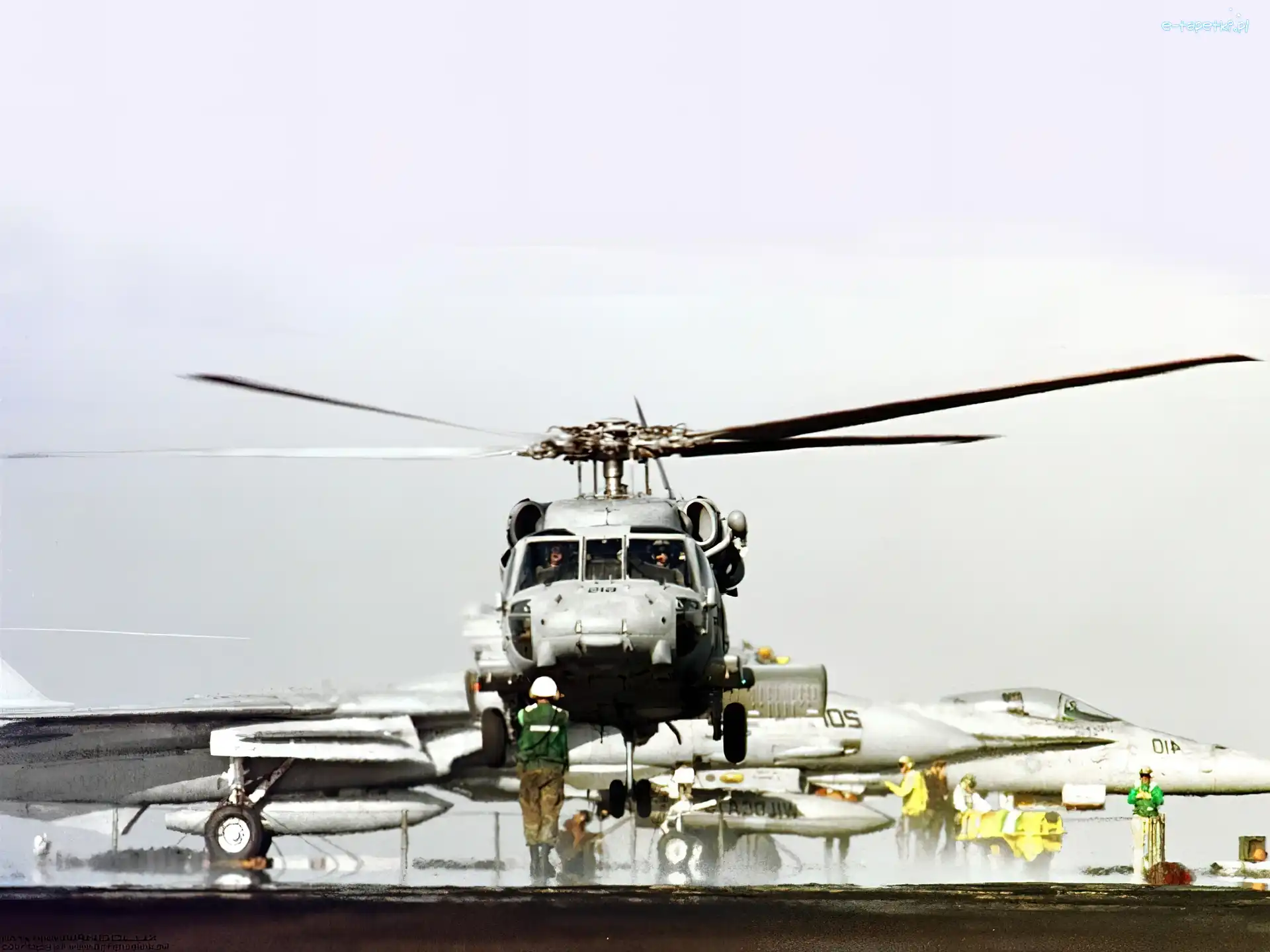 SH-60 Sea Hawk, Helikopter, Lotniskowiec