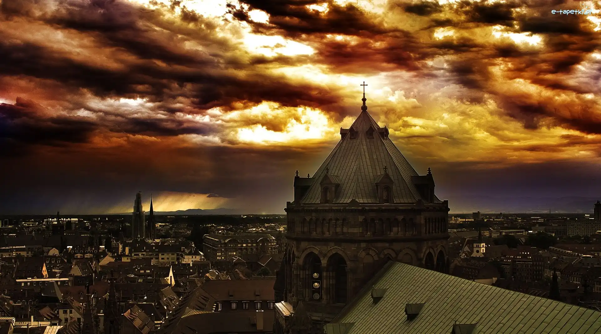 Miasto, Stare, Chmury