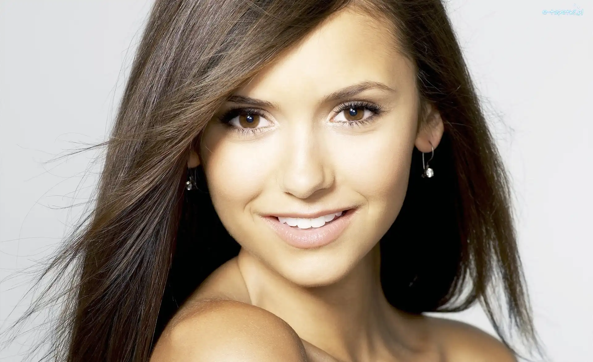 Nina Dobrev, Aktorka