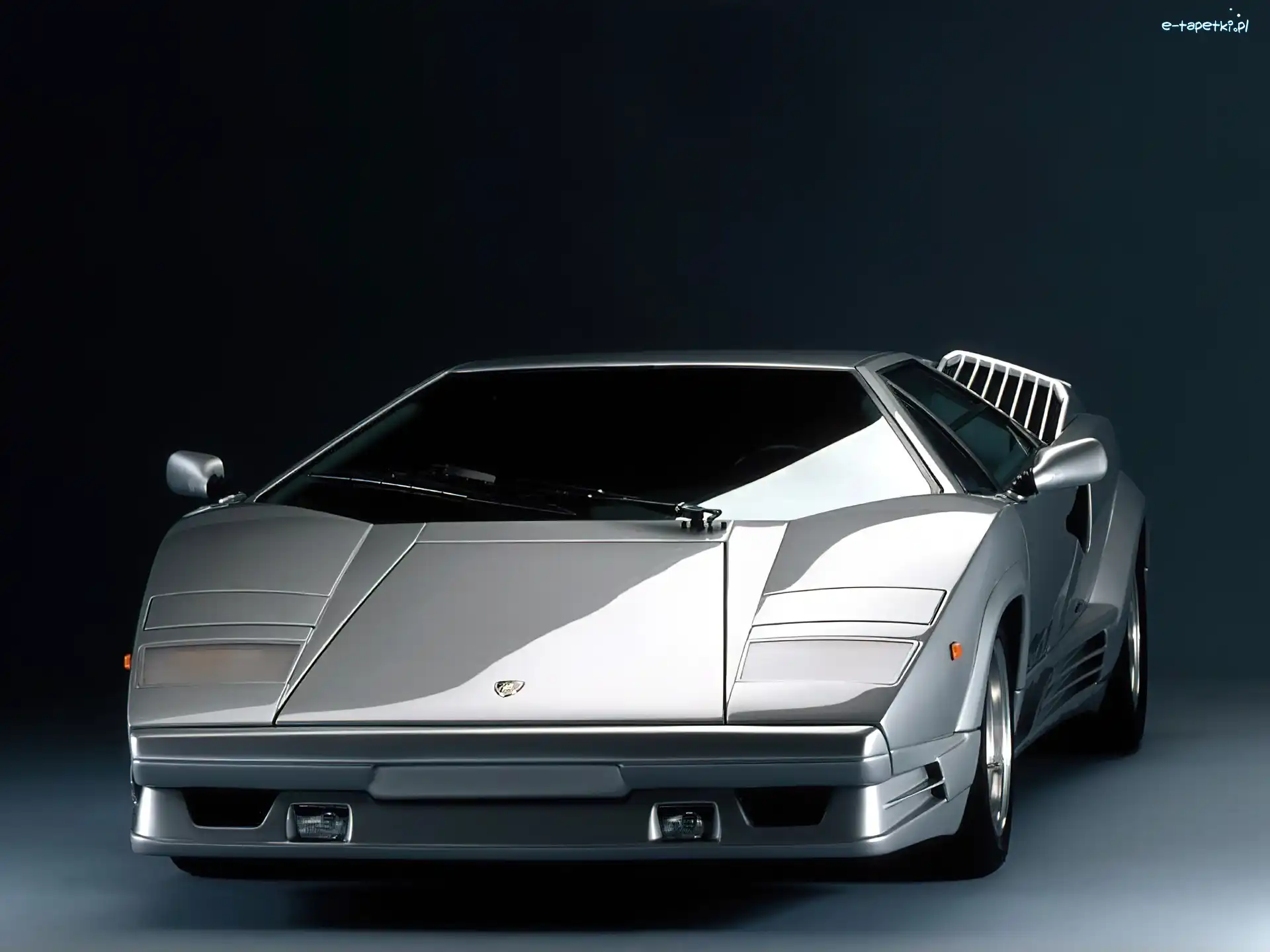 Lamborghini Countach, Przód