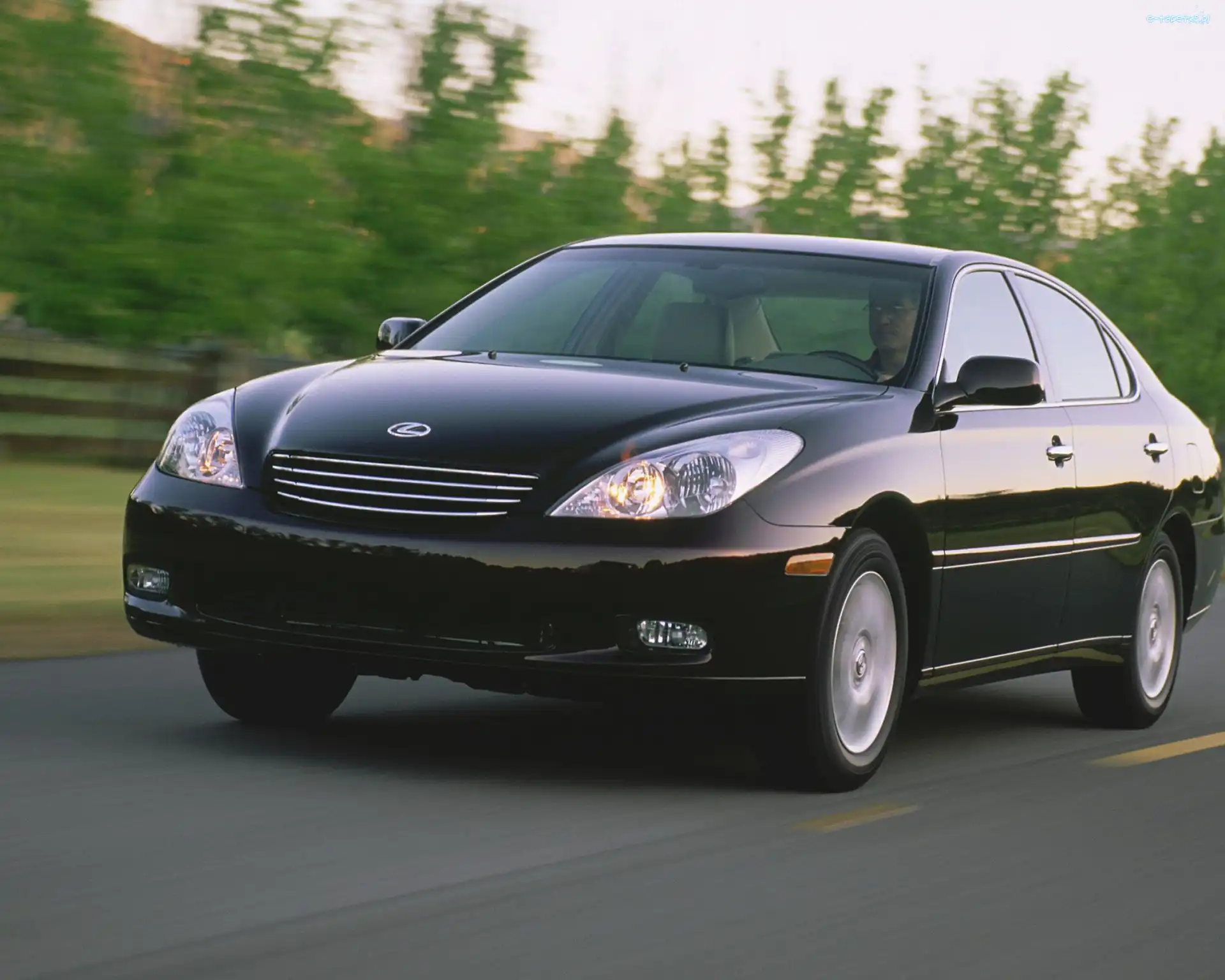 ES, Lexus, Czarny