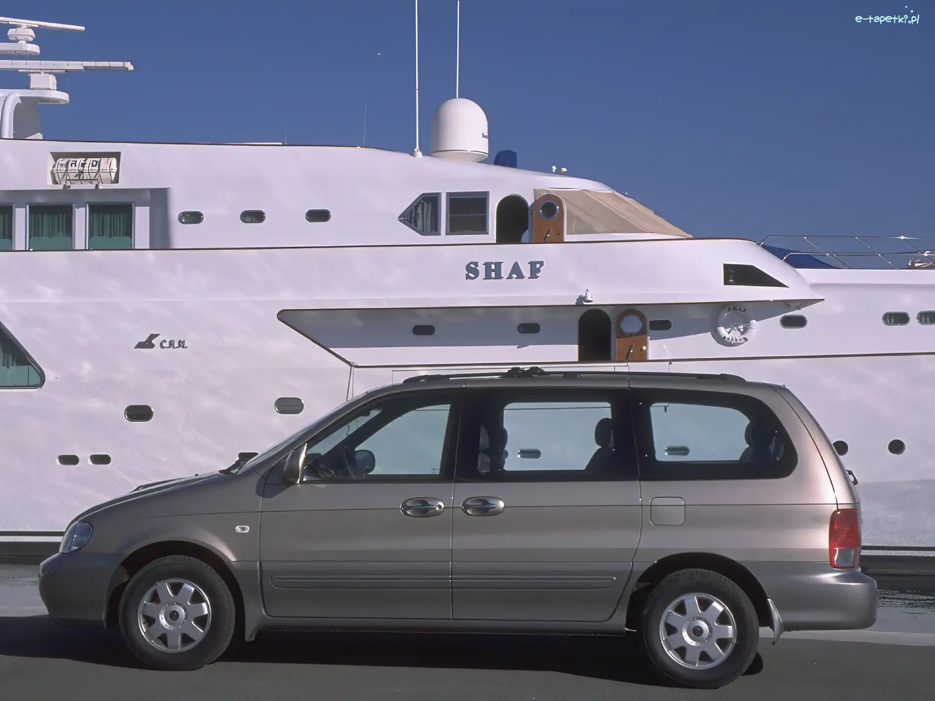 Prawy Profil, Kia Carnival