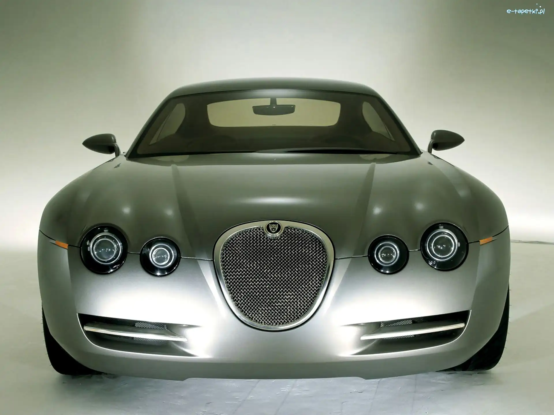 Przód, Jaguar R Coupe