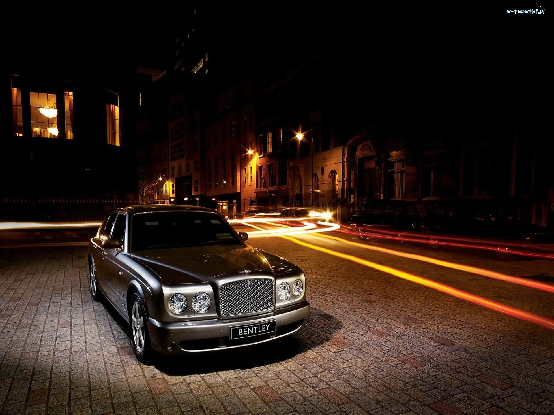 Nocą, Deptak, Bentley Arnage