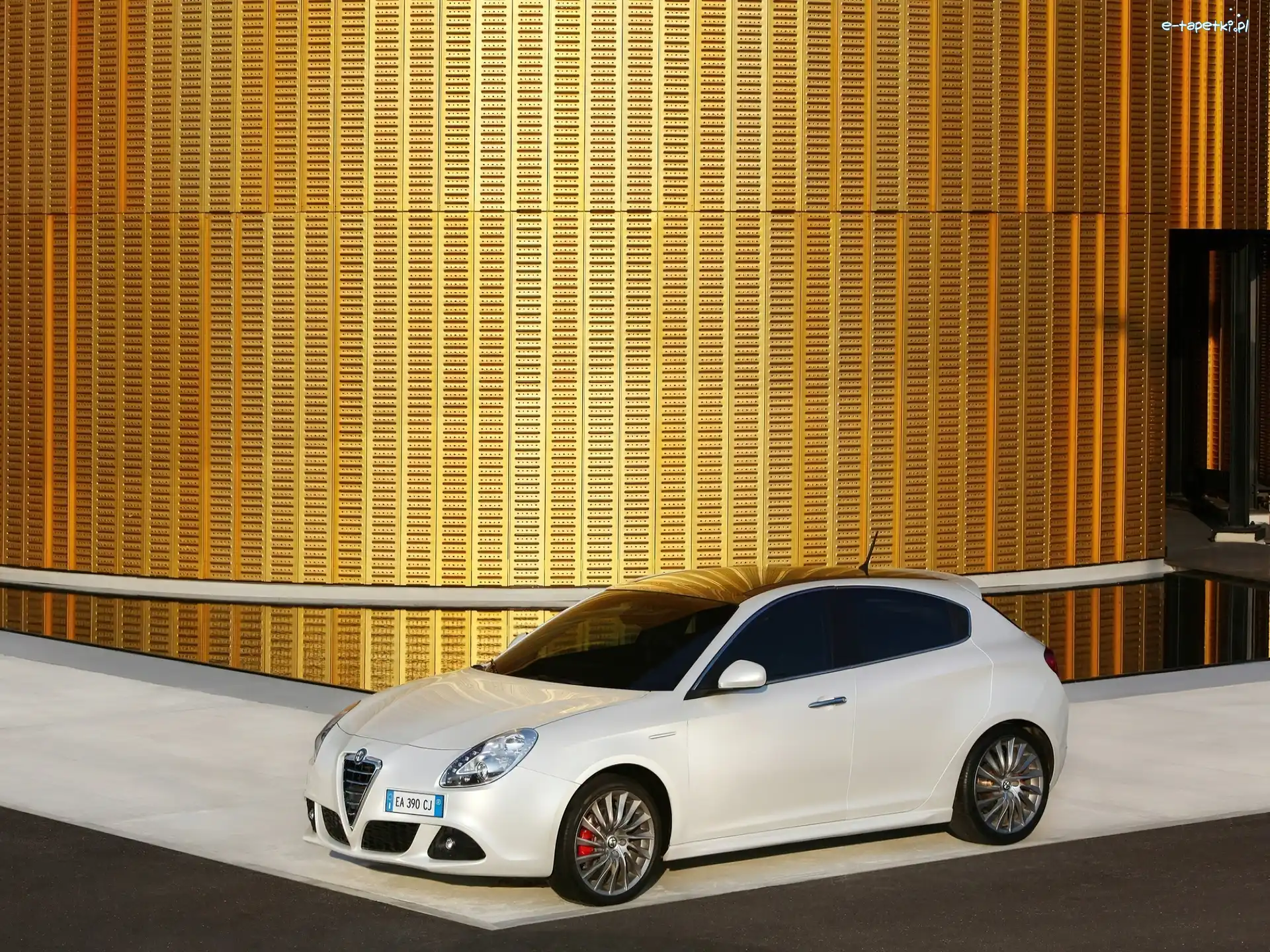 Hatchback, Alfa Romeo Giulietta, Biała