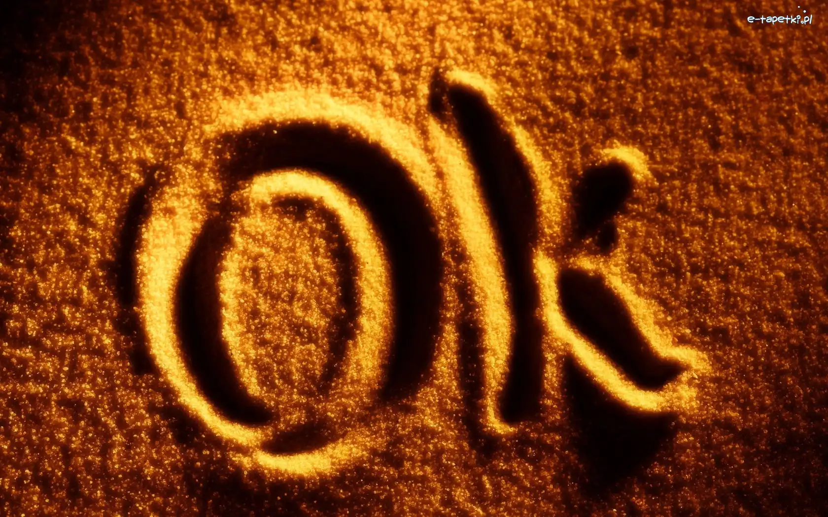 Piasek, Ok, Napis
