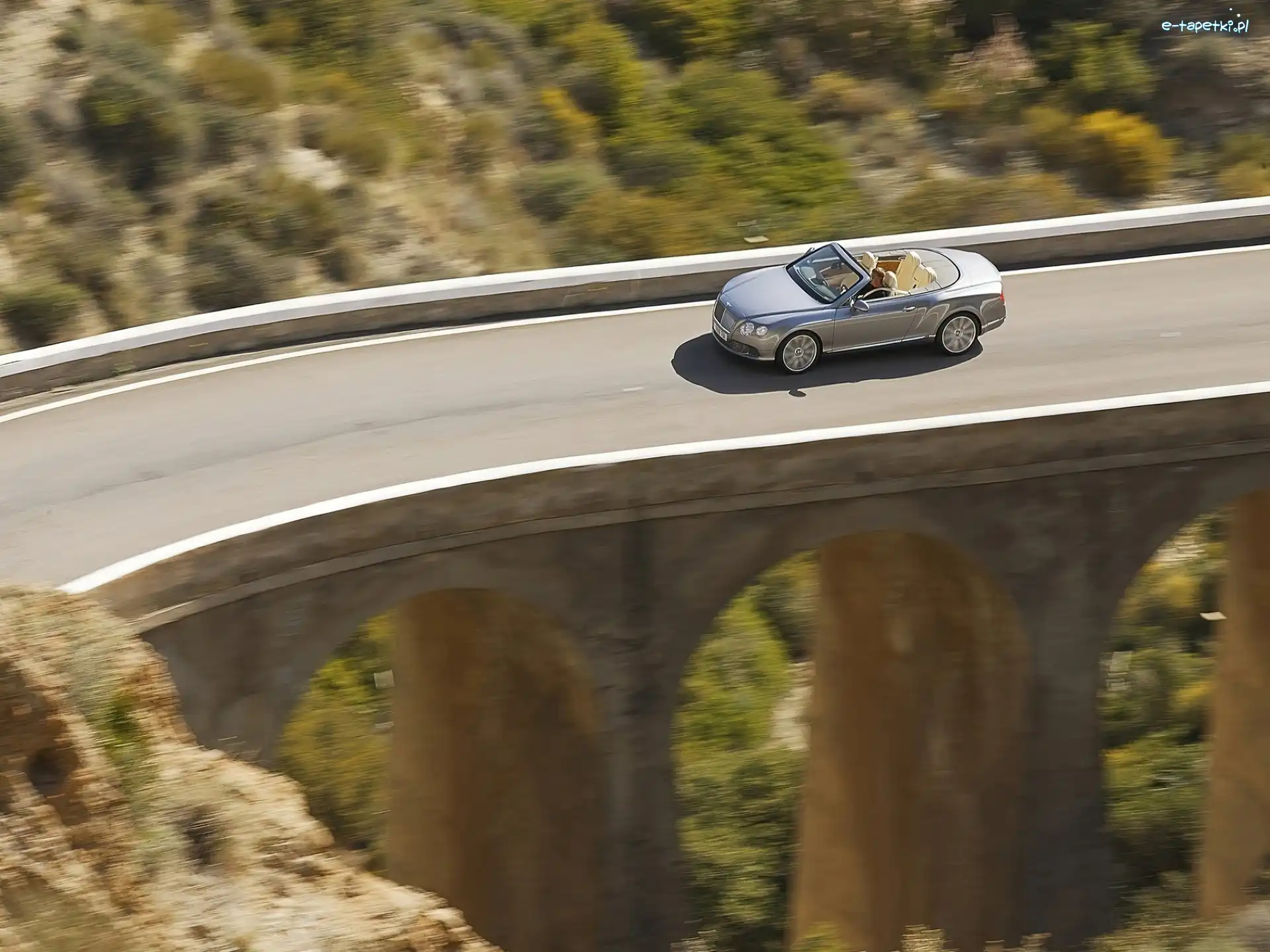 Most, Bentley Continental