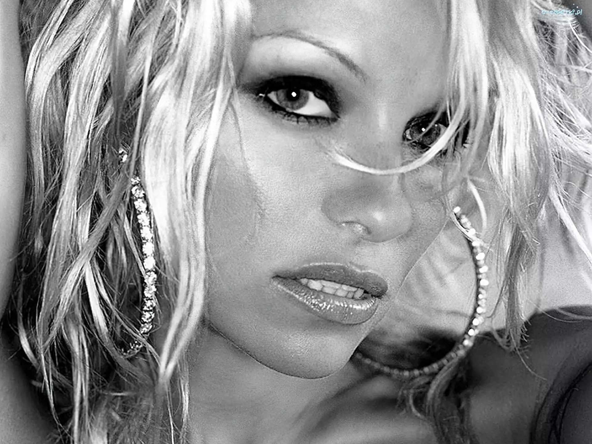 Pamela Anderson, Blondynka, Seksowna
