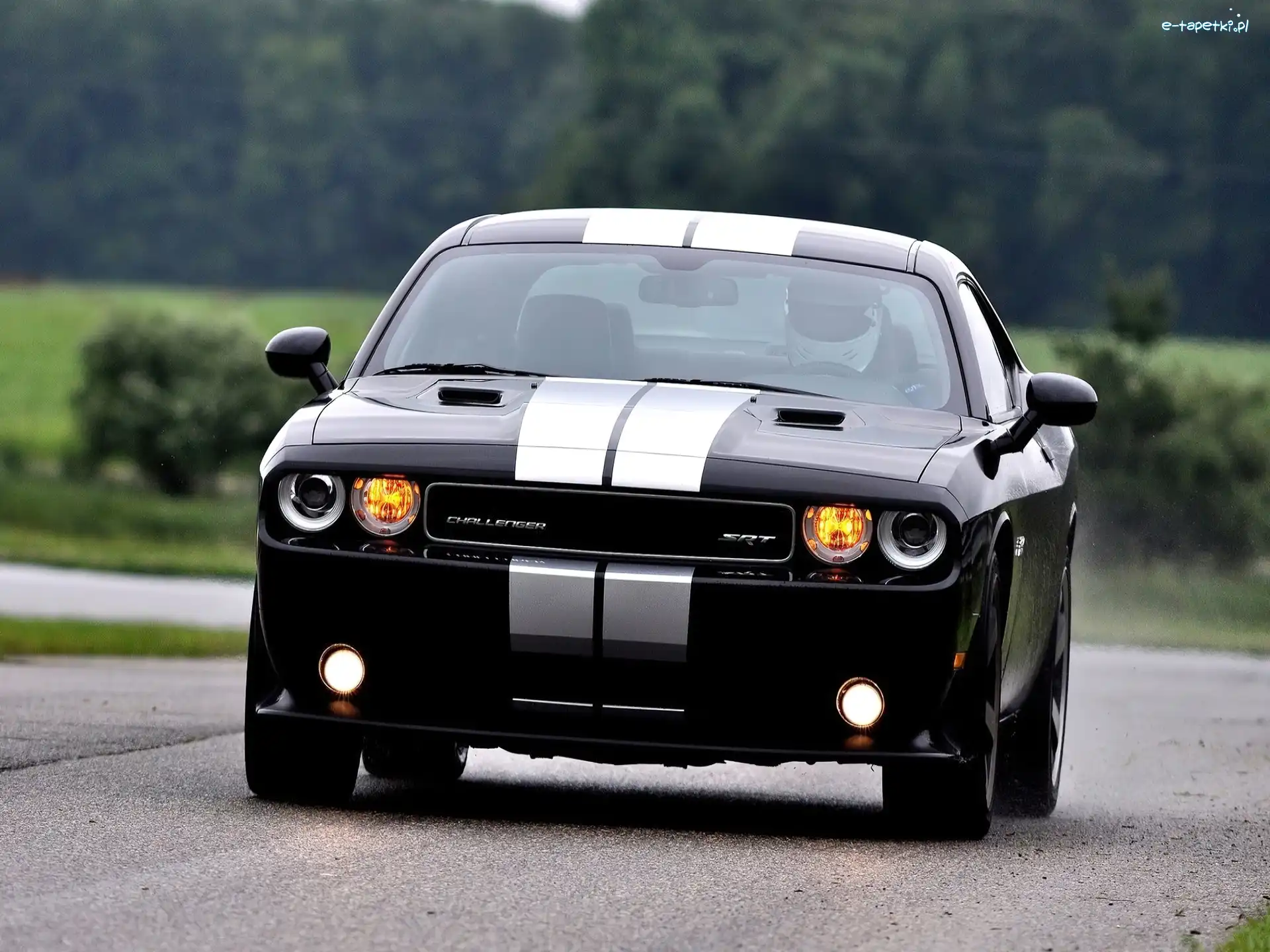 Dodge Challenger STR8, Przód
