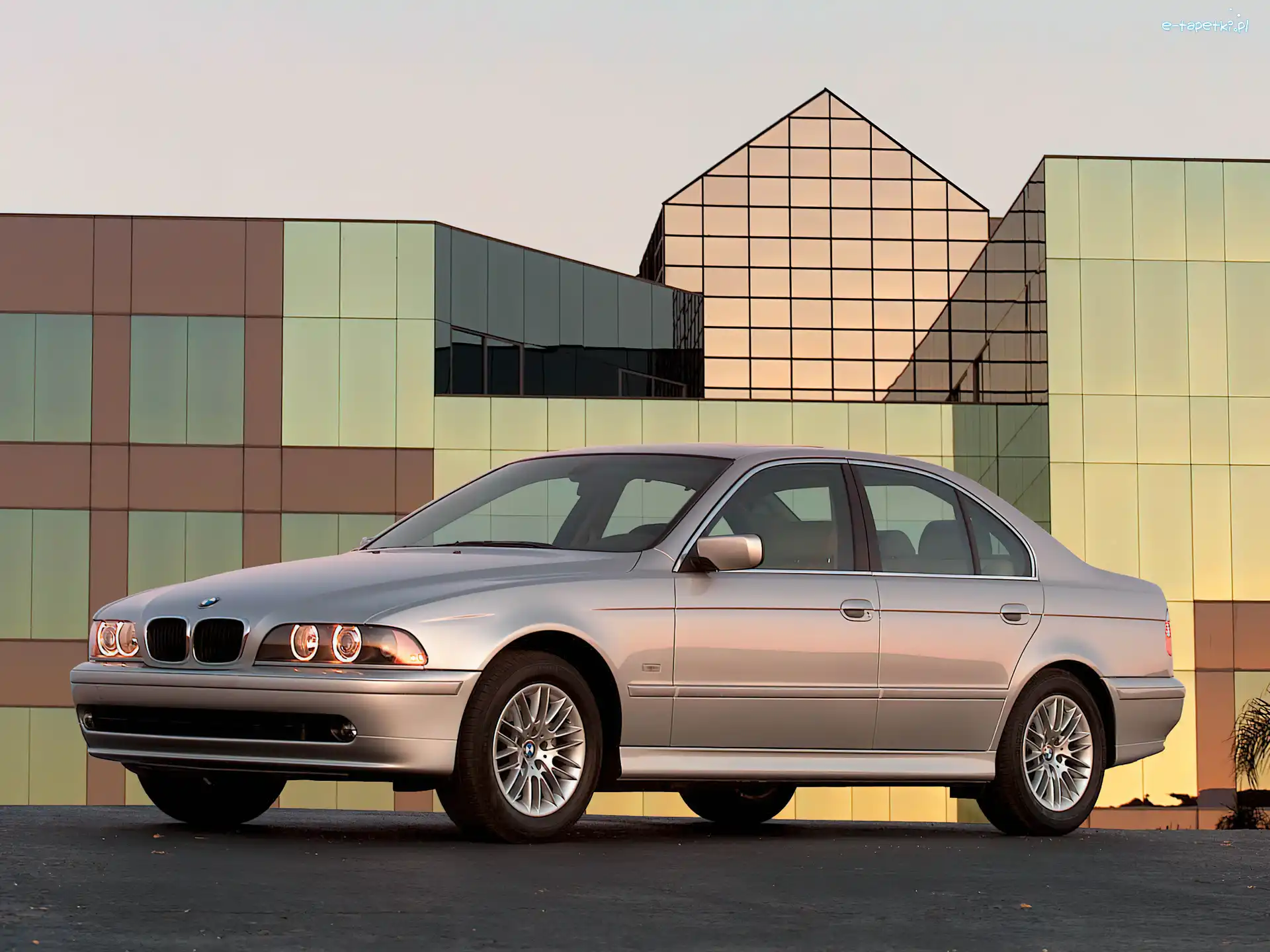 E 39, BMW 5, Srebrna