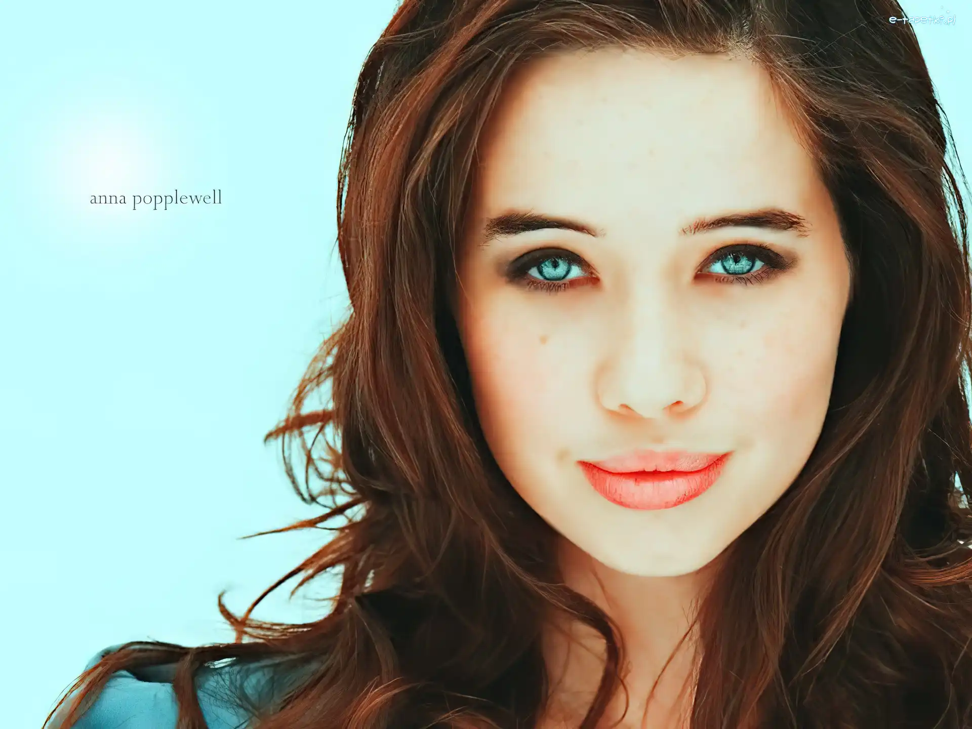 Twarz, Anna Popplewell