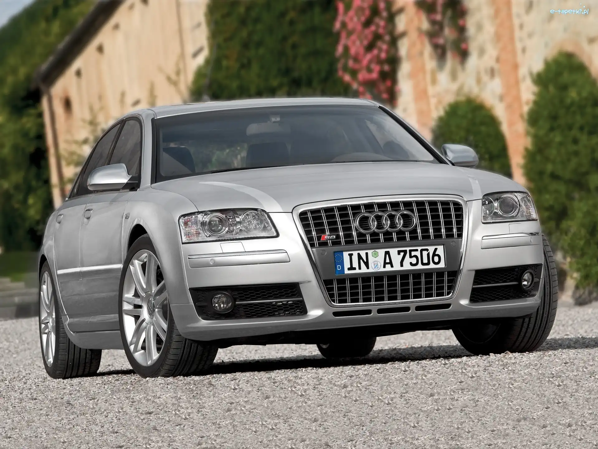 D3, Audi A8