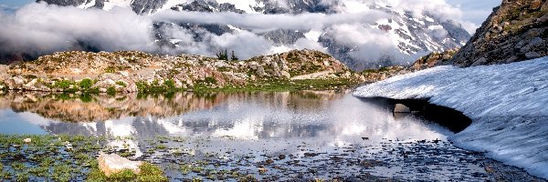 Śnieg, Chmury, Kamienie, Góry