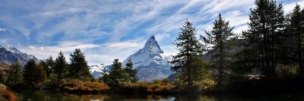 Matterhorn, Jezioro, Chmury, Odbicie, Świerki