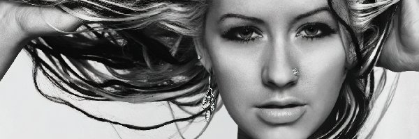 naszyjnik, kolczyk, Christina Aguilera