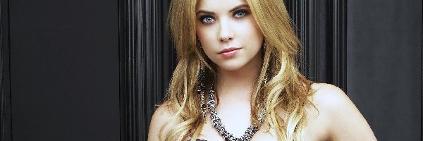 Ashley Benson, Urocza