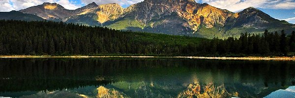 Góry, Prowincja Alberta, Odbicie, Chmury, Park Narodowy Jasper, Lasy, Jezioro, Kanada