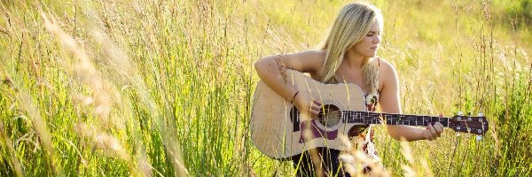 Pole, Blondynka, Zboże, Gitara, Kobieta
