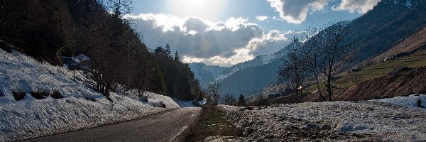 Śnieg, Promienie słońca, Góry, Droga