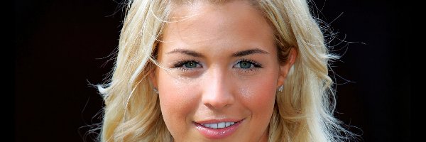 Gemma Atkinson, Uśmiechnięta