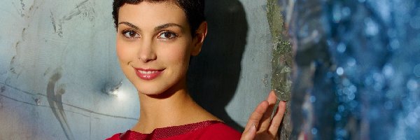 Uśmiech, Brunetka, Morena Baccarin