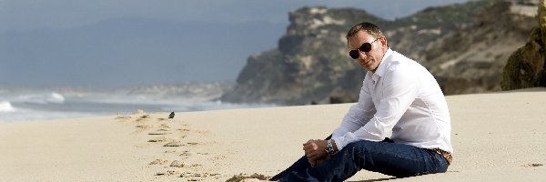 Daniel Craig