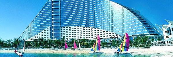Lato, Hotel Jumeirah Beach, Żaglówki, Dubaj