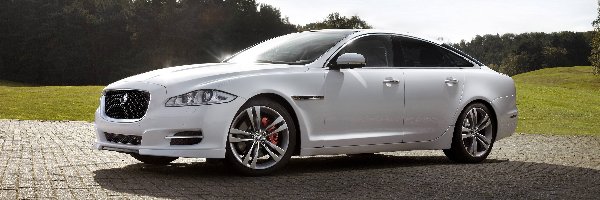 Jaguar XJ Sport