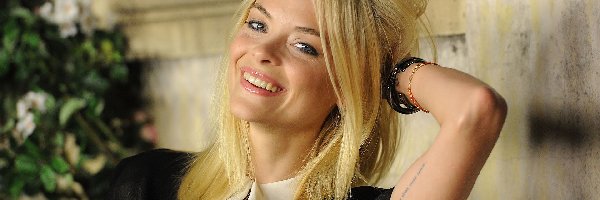 Jaime King, Uśmiech, Blondynka, Tatuaż, Bransoletki