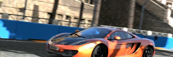 Ulice Rzymu, McLaren MP4-12C