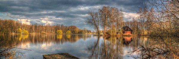 Jezioro, Las, Pomost, Jesień, Chmury